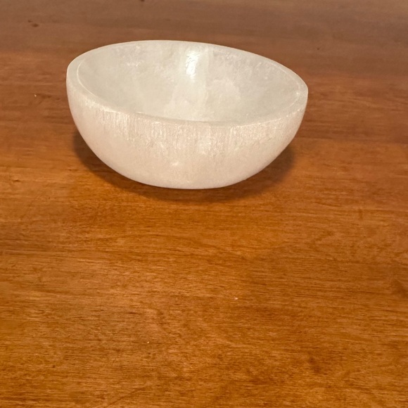 Selenite bowl large - Picture 3 of 3